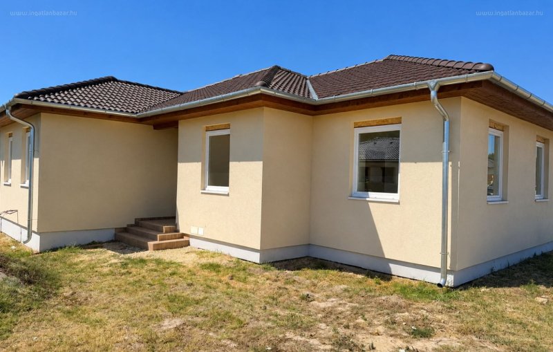 3 bed · 111m² · Családi ház · 92.000.000 ft