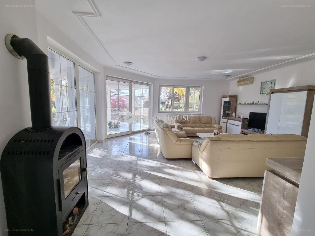 6 bed · 273m² · Családi ház · 189.000.000 ft
