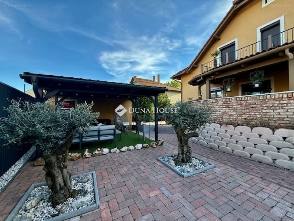 Ház · 5 hálószoba · 220 m² · 198.000.000 Ft