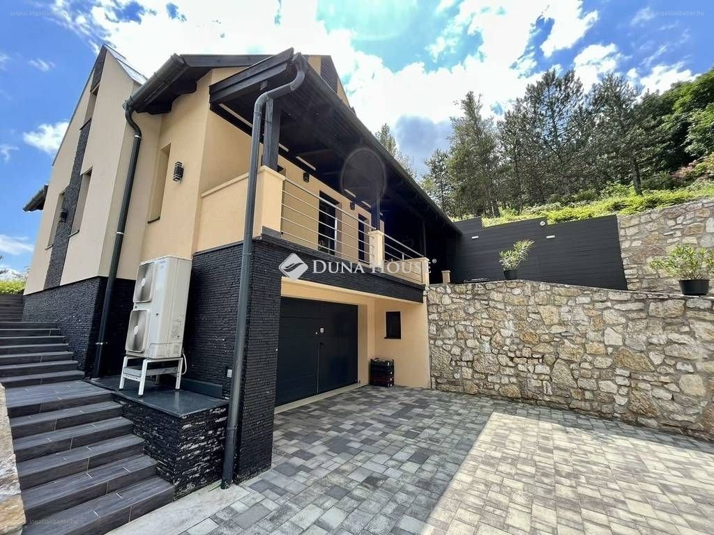 4 bed · 228m² · Családi ház · 410.000.000 ft