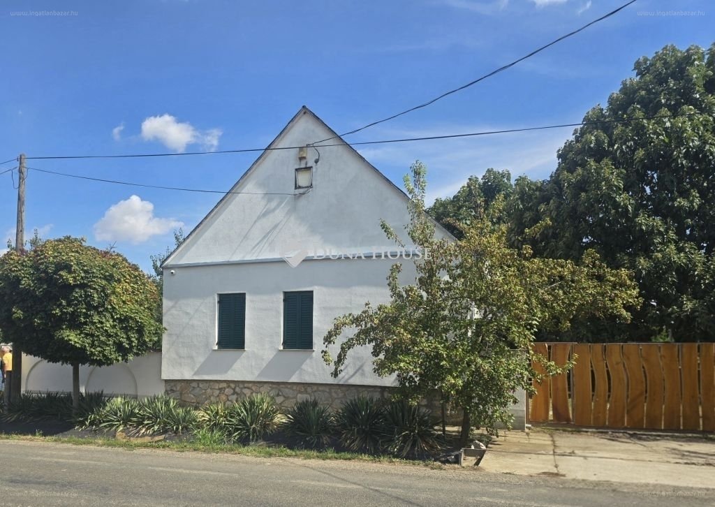 Ház · 3 hálószoba · 140 m² · 48.990.000 Ft