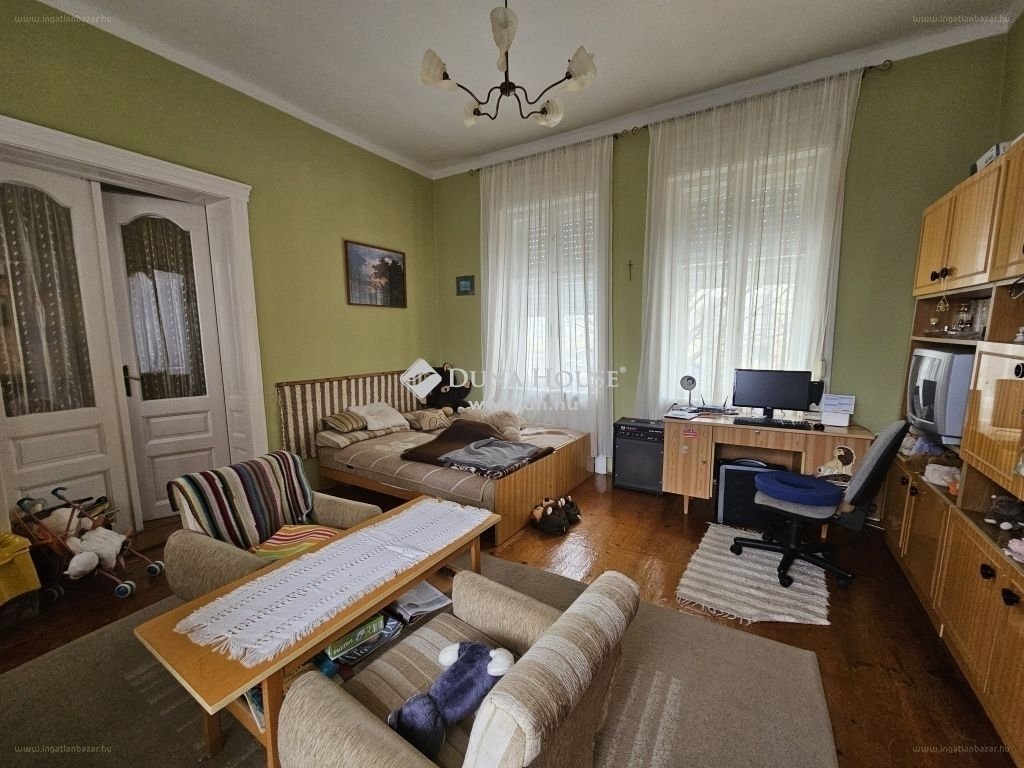 5 bed · 195m² · Családi ház · 46.900.000 ft