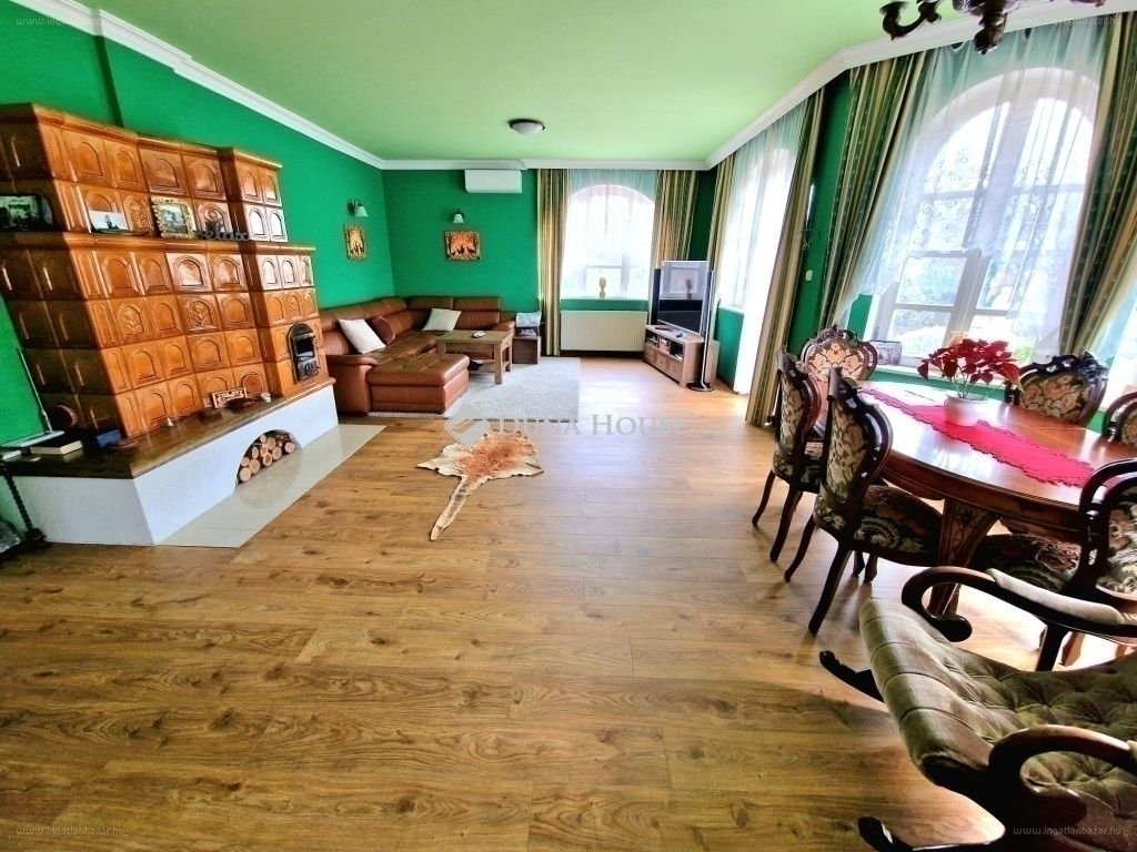 Ház · 10 hálószoba · 340 m² · 219.000.000 Ft