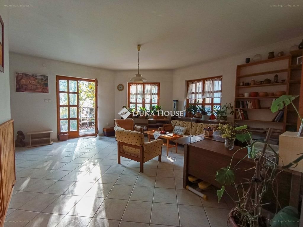 Ház · 6 hálószoba · 212 m² · 163.000.000 Ft