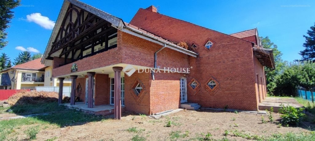 12 bed · 512m² · Családi ház · 78.740.000 ft