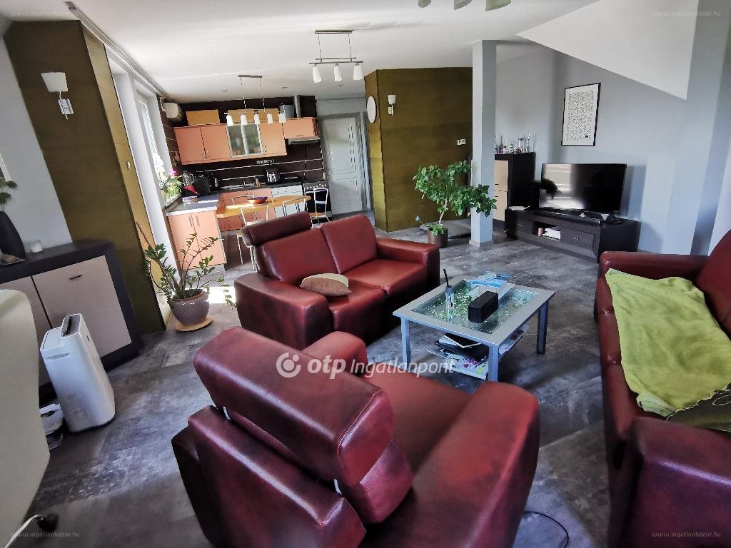 4 bed · 185m² · Családi ház · 104.900.000 ft