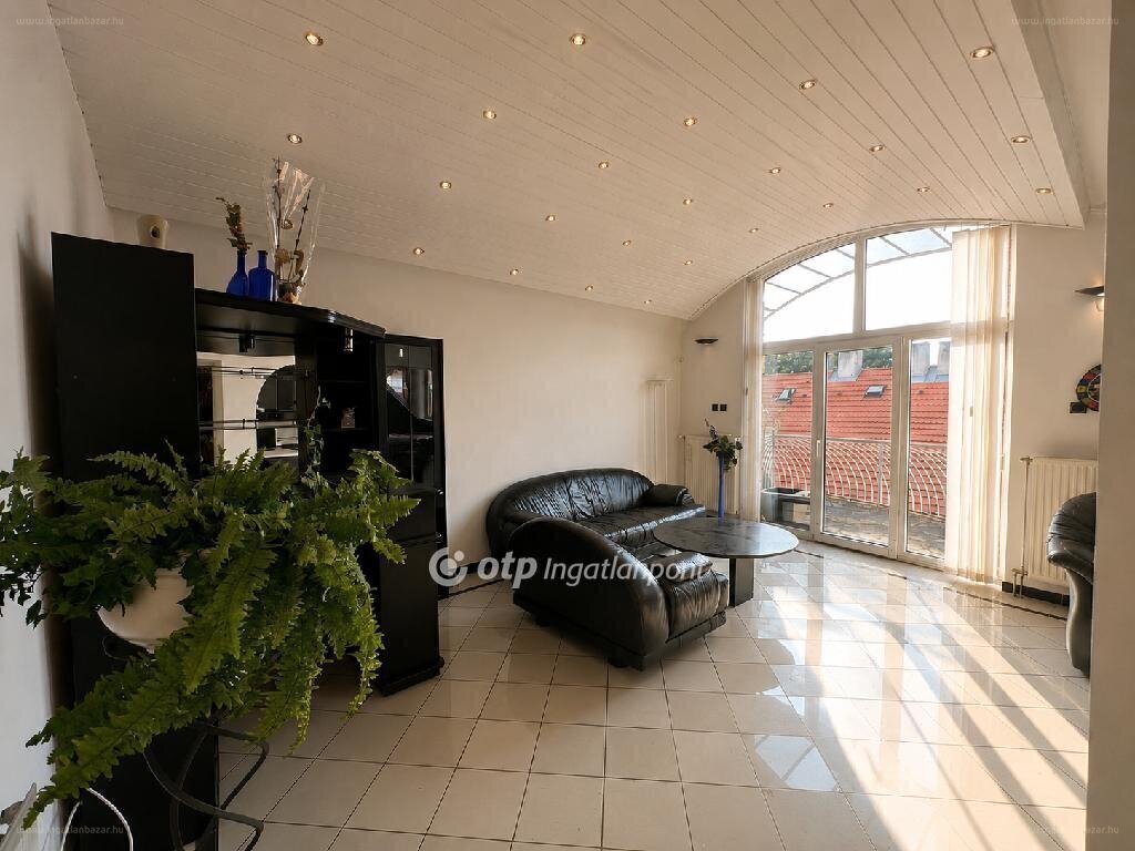 4 bed · 107m² · Lakás · 81.900.000 ft