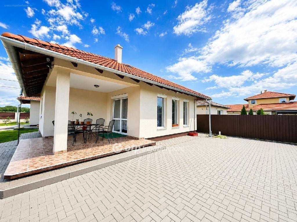 4 bed · 140m² · Családi ház · 129.900.000 ft