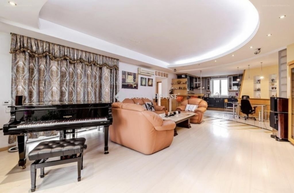 9 bed · 600m² · Ház · 380.000.000 ft