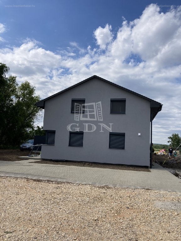 Lakás · 2 hálószoba · 94 m² · 79.900.000 Ft