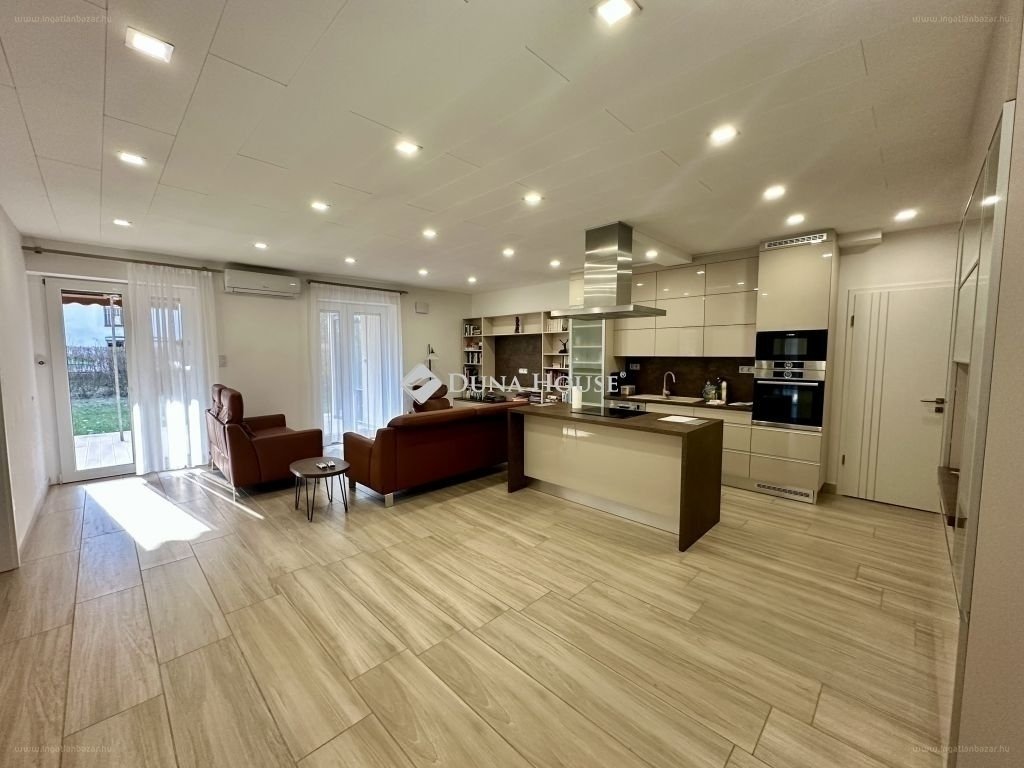 4 bed · 98m² · Lakás · 200.000.000 ft