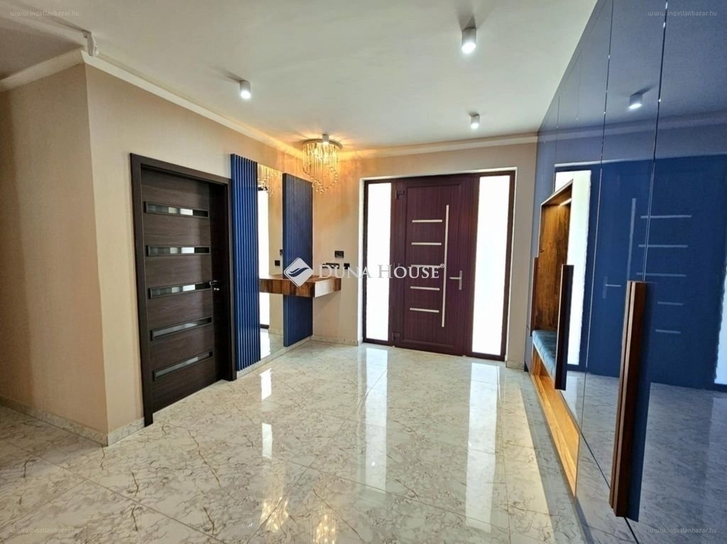 5 bed · 259m² · Családi ház · 229.000.000 ft