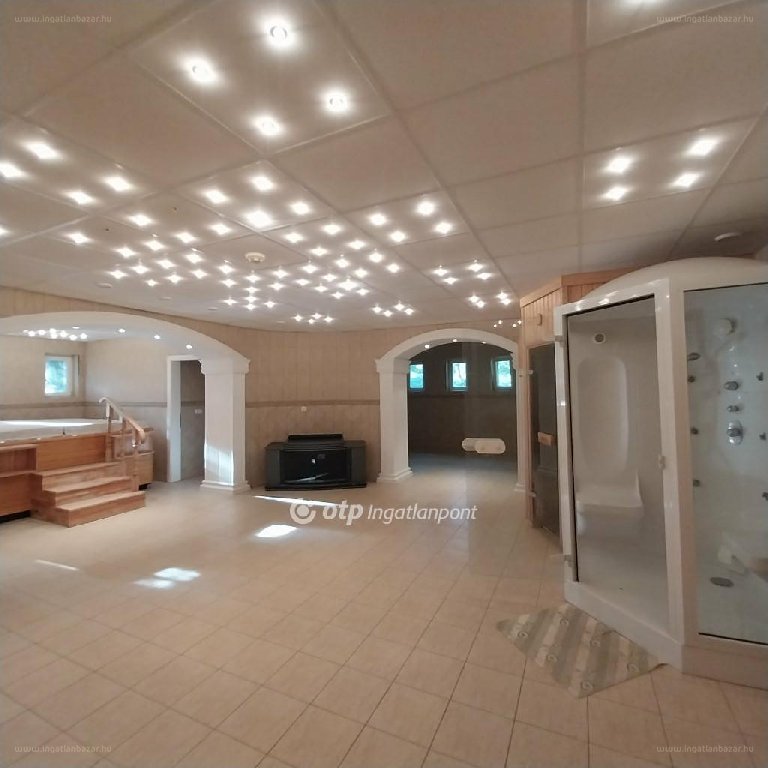 6 bed · 617m² · Családi ház · 229.000.000 ft