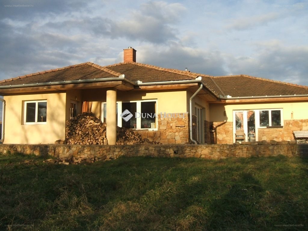 4 bed · 150m² · Családi ház · 89.900.000 ft