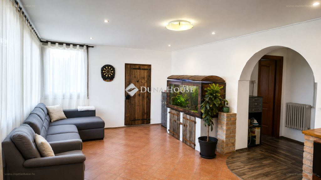 5 bed · 174m² · Ház · 72.000.000 ft