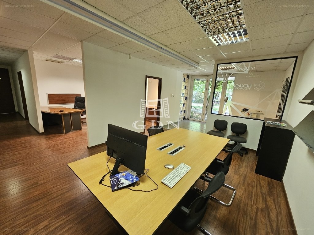 Üzlethelyiség · 5 hálószoba · 168 m² · 220.000.000 Ft