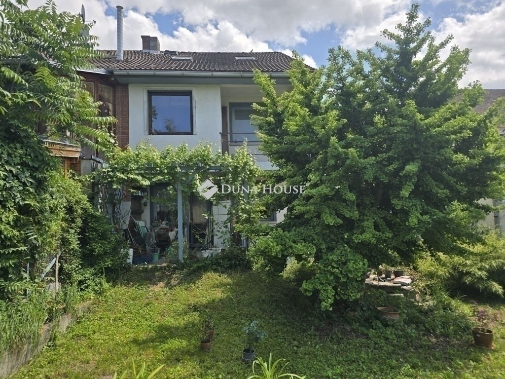 5 bed · 260m² · Családi ház · 109.900.000 ft