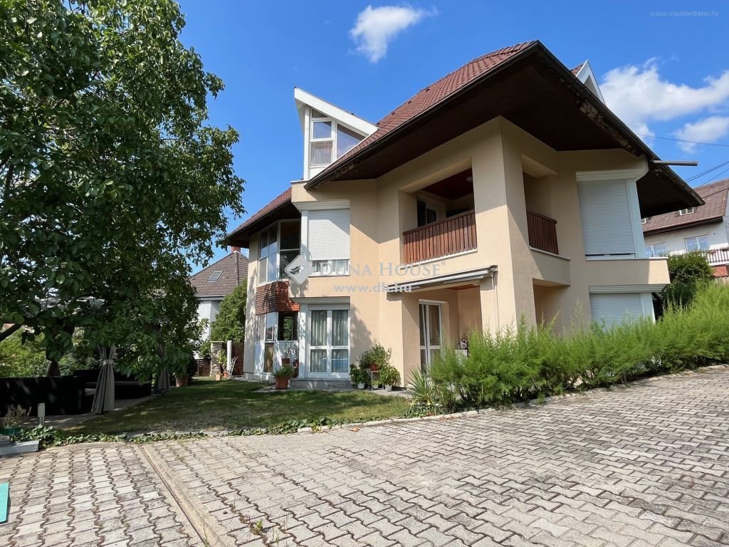 7 bed · 285m² · Családi ház · 259.900.000 ft