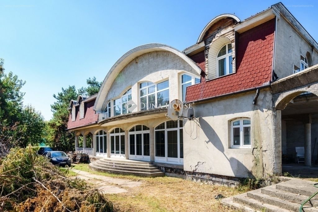 7 bed · 320m² · Családi ház · 149.900.000 ft