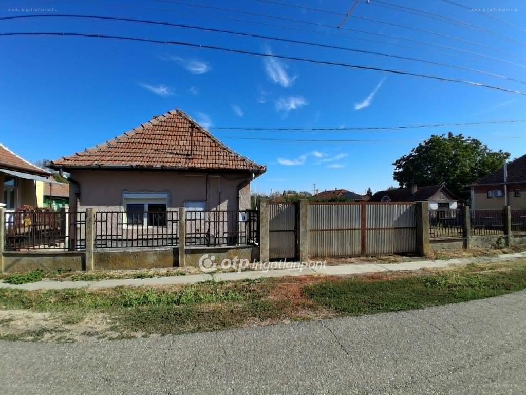 1 bed · 32m² · Családi ház · 13.000.000 ft
