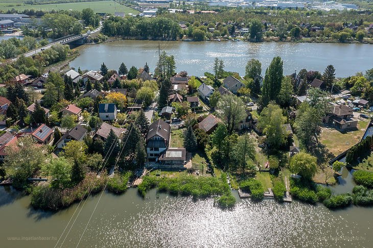 5 bed · 383m² · Családi ház · 237.500.000 ft