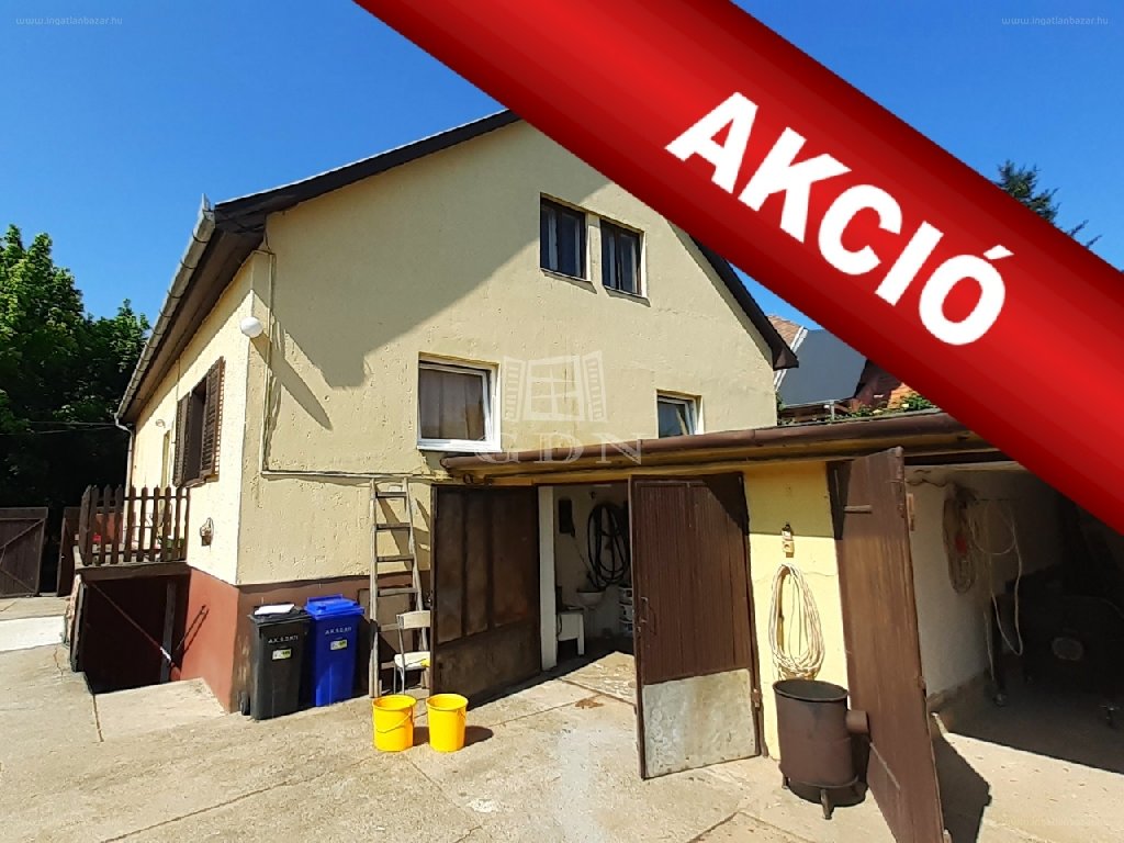 9 bed · 280m² · Ház · 199.900.000 ft
