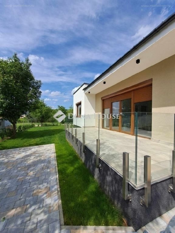 Ház · 4 hálószoba · 96 m² · 118.900.000 Ft