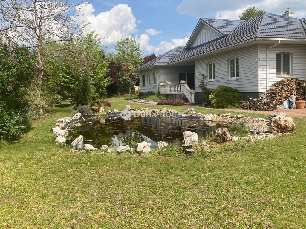 Ház · 8 hálószoba · 460 m² · 275.000.000 Ft