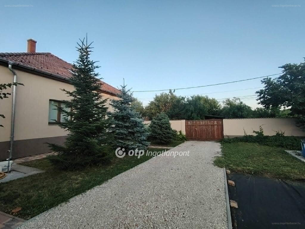 Ház · 3 hálószoba · 99 m² · 64.900.000 Ft