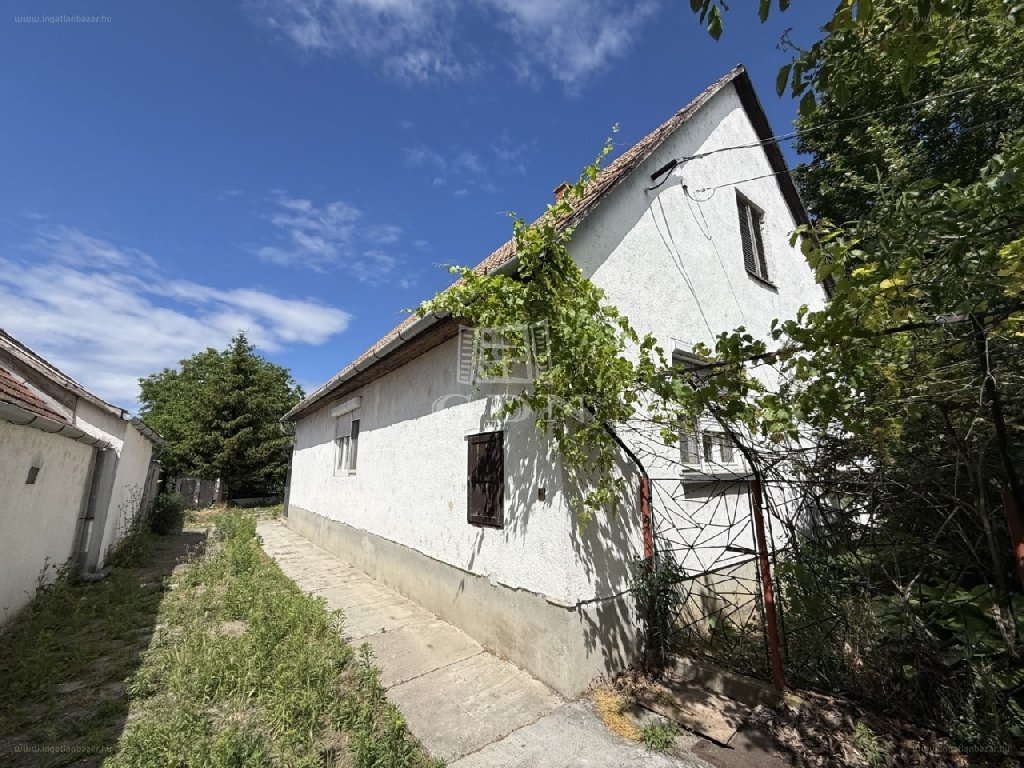 Ház · 3 hálószoba · 100 m² · 76.800.000 Ft