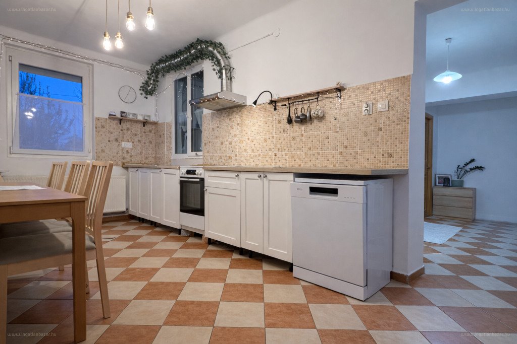 8 bed · 207m² · Családi ház · 139.950.000 ft