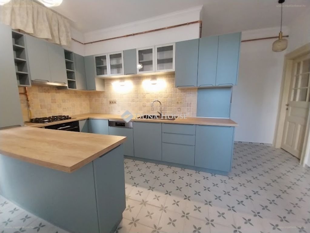 3 bed · 129m² · Lakás · 128.000.000 ft