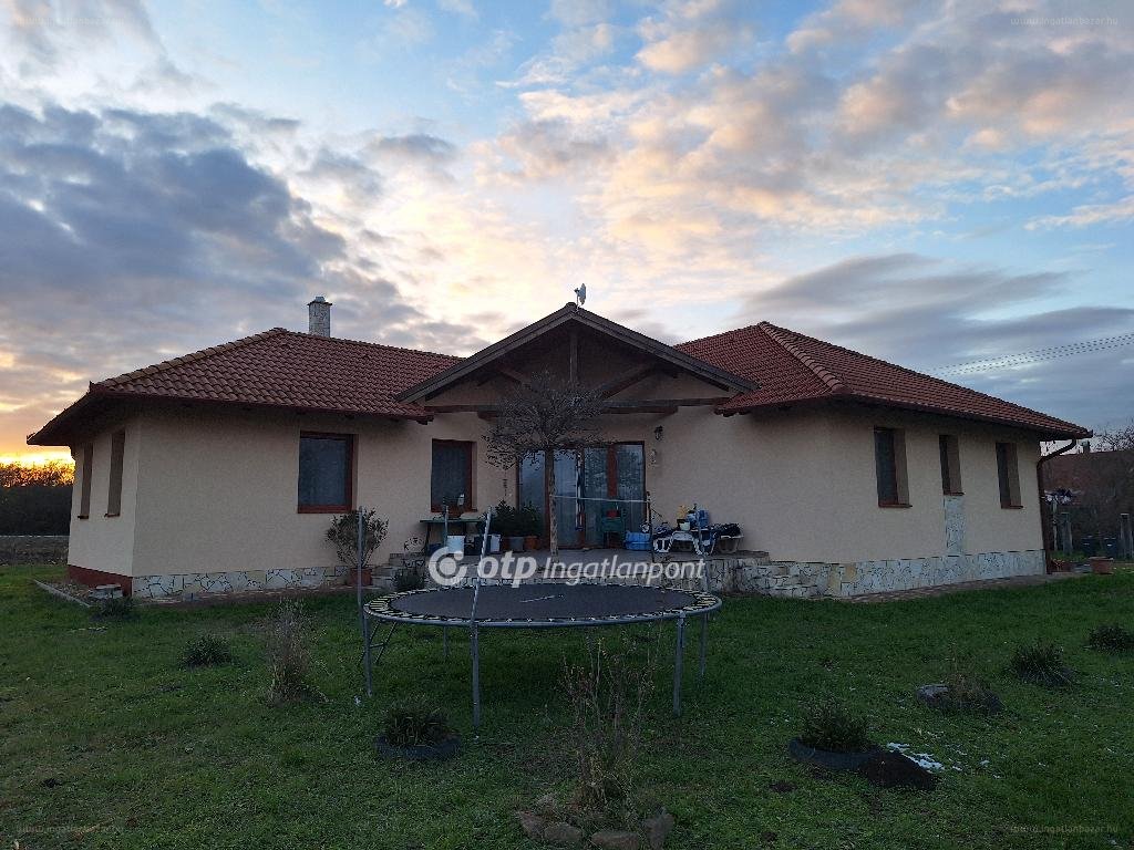 Ház · 5 hálószoba · 188 m² · 295.000.000 Ft