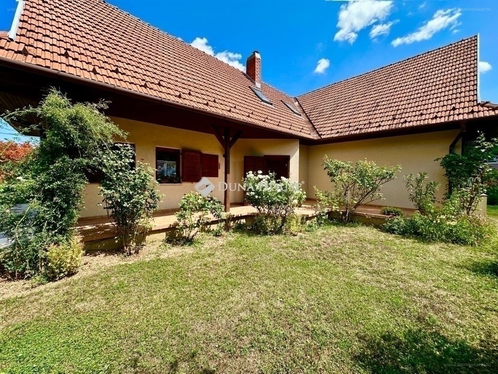Ház · 6 hálószoba · 241 m² · 125.000.000 Ft