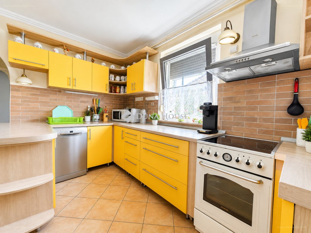 3 bed · 82m² · Családi ház · 79.000.000 ft