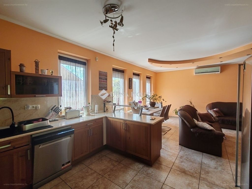 5 bed · 196m² · Családi ház · 160.000.000 ft