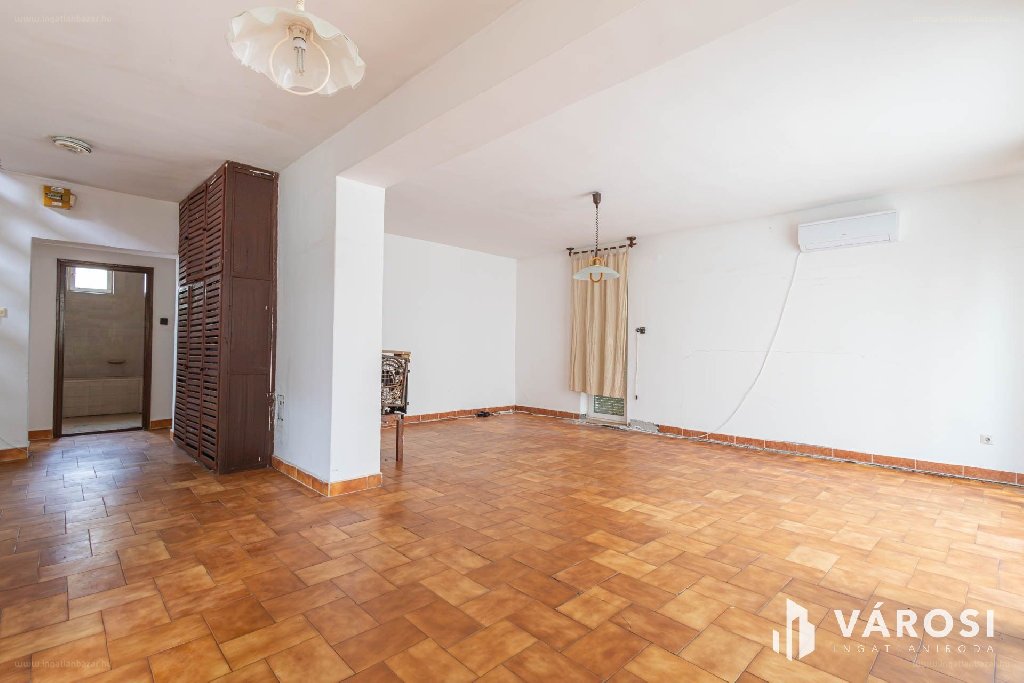 Ház · 6 hálószoba · 208 m² · 69.990.000 Ft