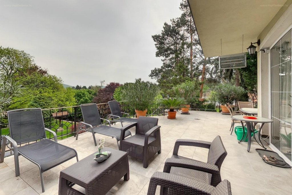 Ház · 10 hálószoba · 550 m² · 759.900.000 Ft