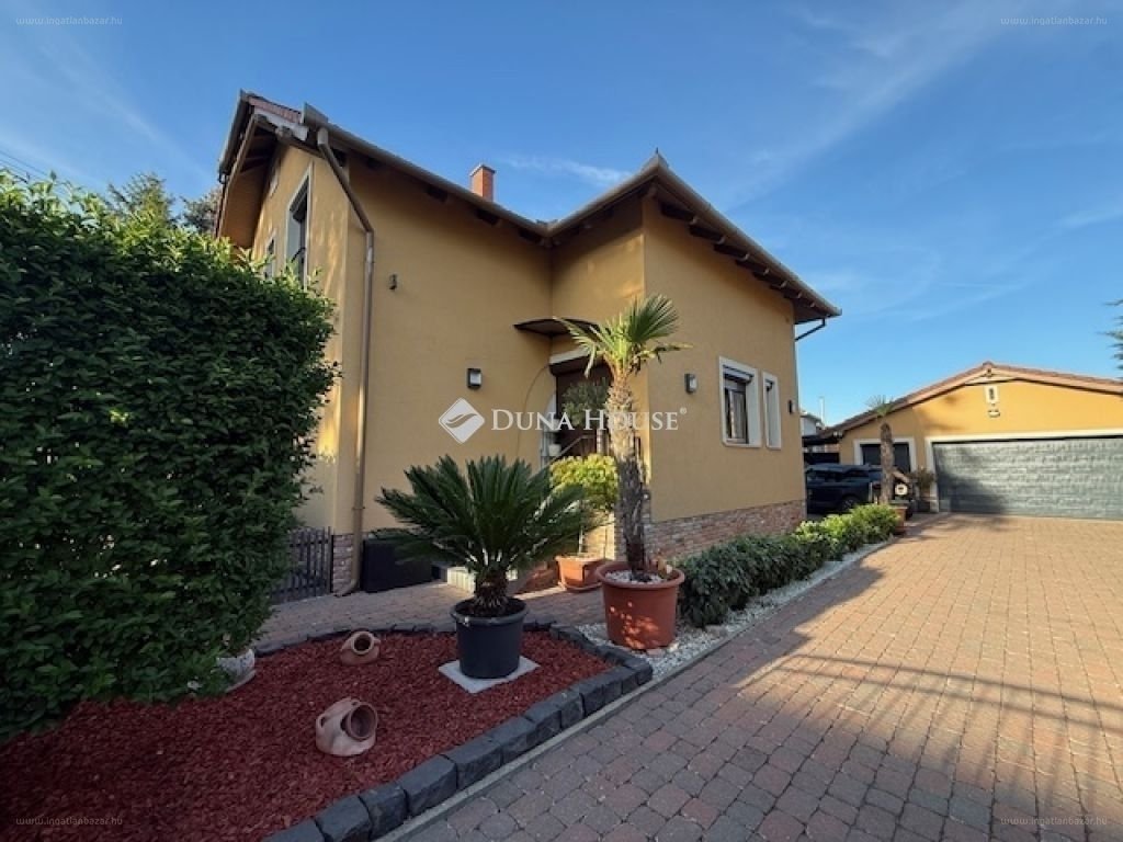 5 bed · 220m² · Családi ház · 210.000.000 ft
