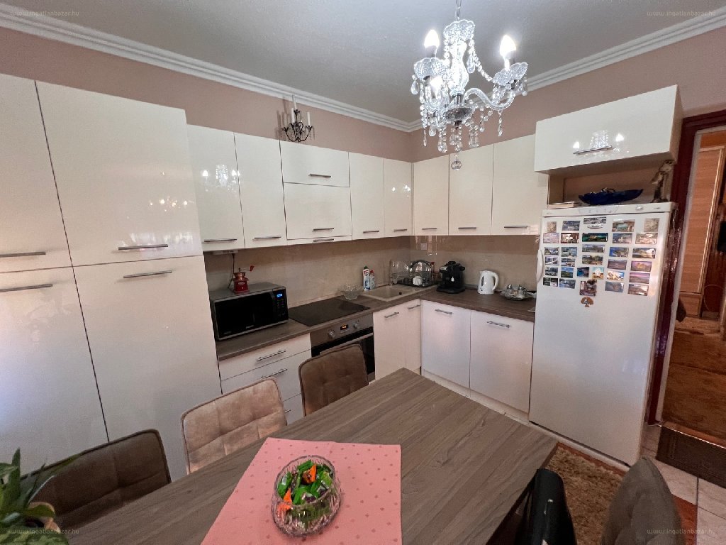 4 bed · 140m² · Családi ház · 105.000.000 ft
