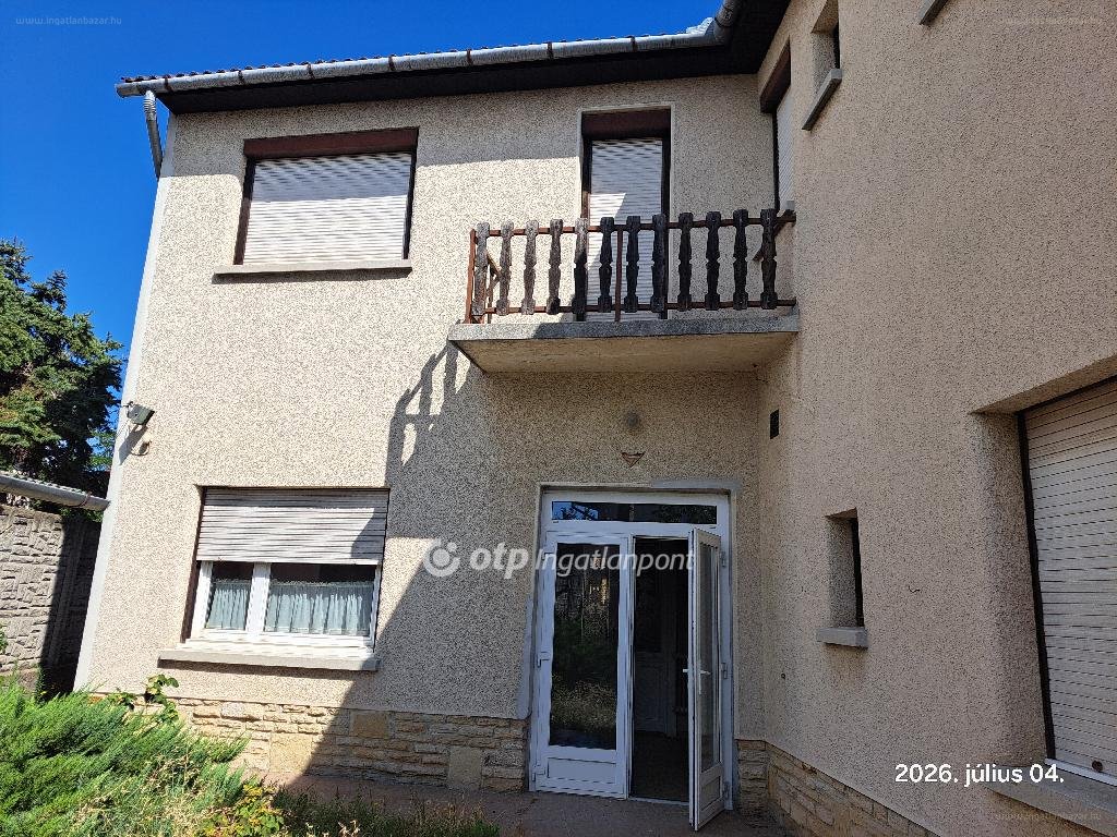 7 bed · 305m² · Családi ház · 143.000.000 ft