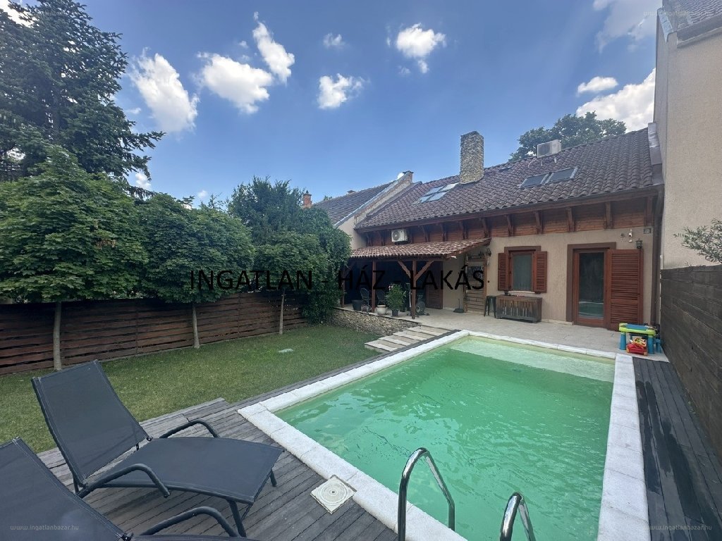 6 bed · 185m² · Ház · 249.990.000 ft