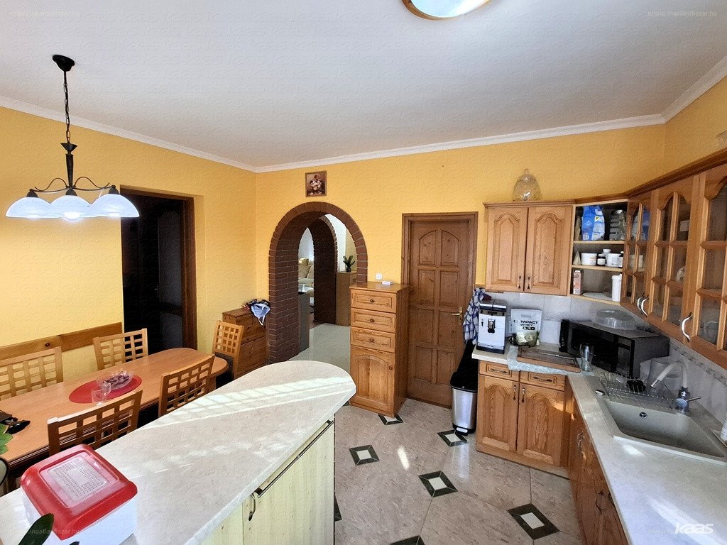 200m² · Ház · 127.900.000 ft