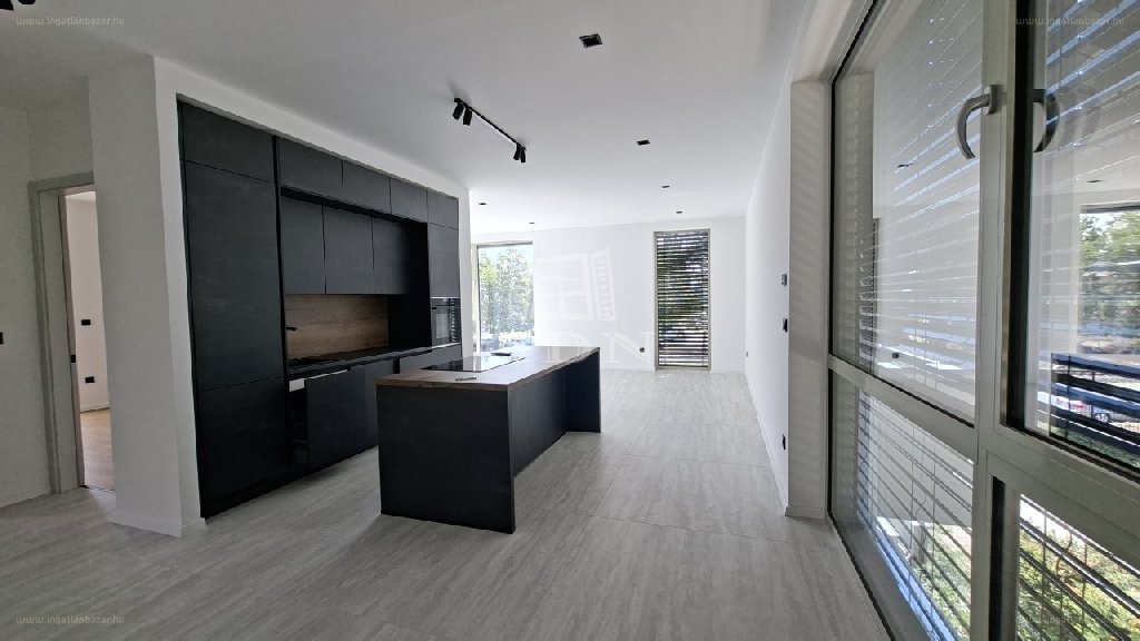 3 bed · 87m² · Lakás · 160.000.000 ft