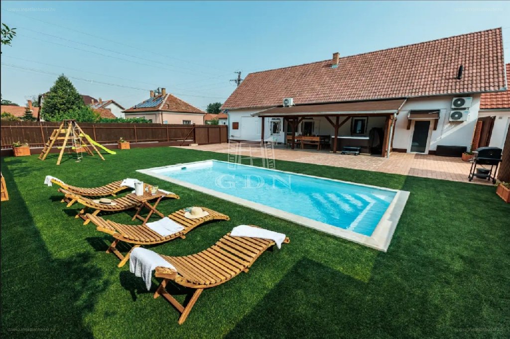 Ház · 5 hálószoba · 240 m² · 199.000.000 Ft