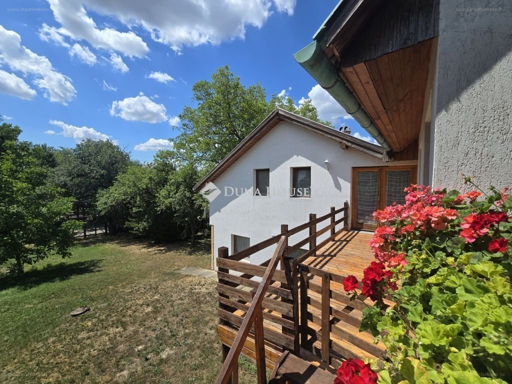 11 bed · 320m² · Lakás · 136.000.000 ft