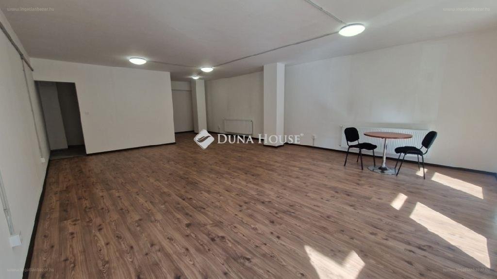 Üzlethelyiség · 64 m² · 79.900.000 Ft