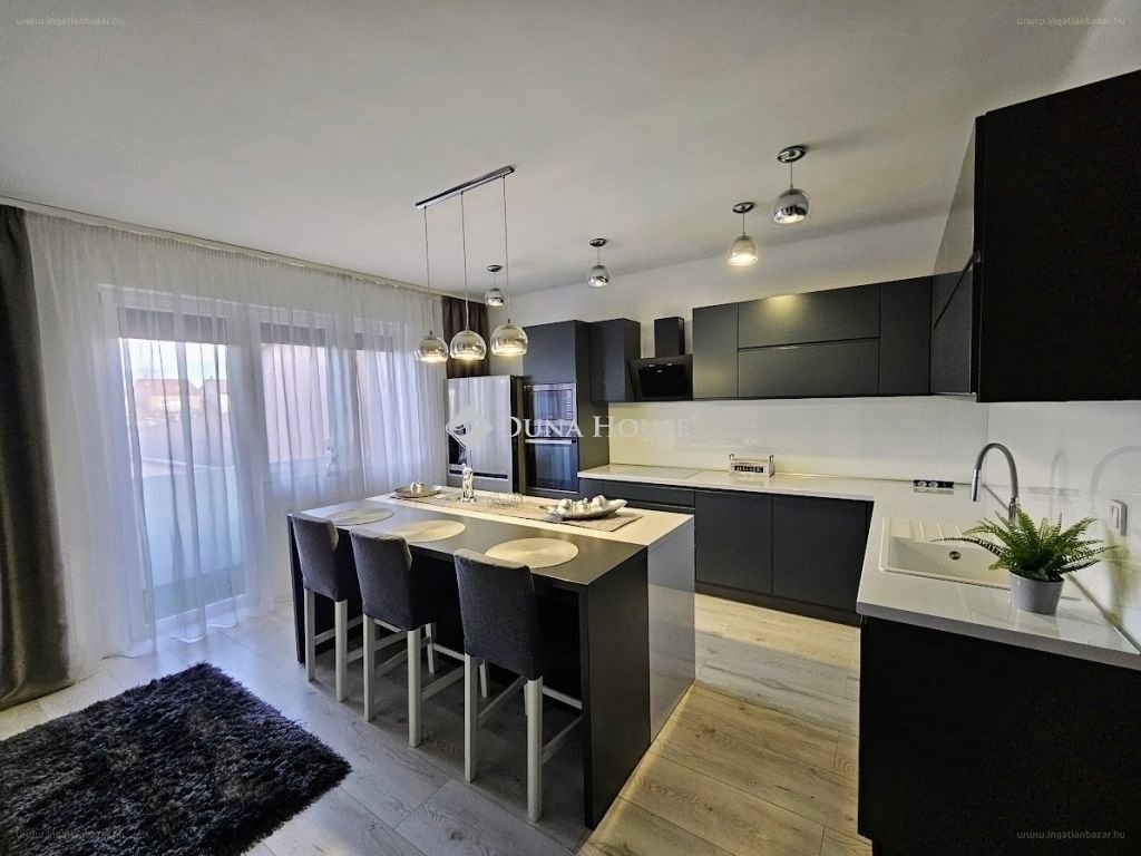 8 bed · 200m² · Családi ház · 129.000.000 ft