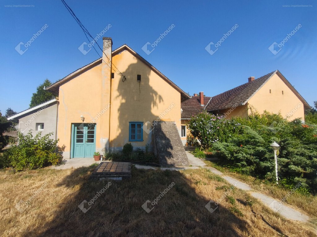 6 bed · 215m² · Ház · 49.000.000 ft