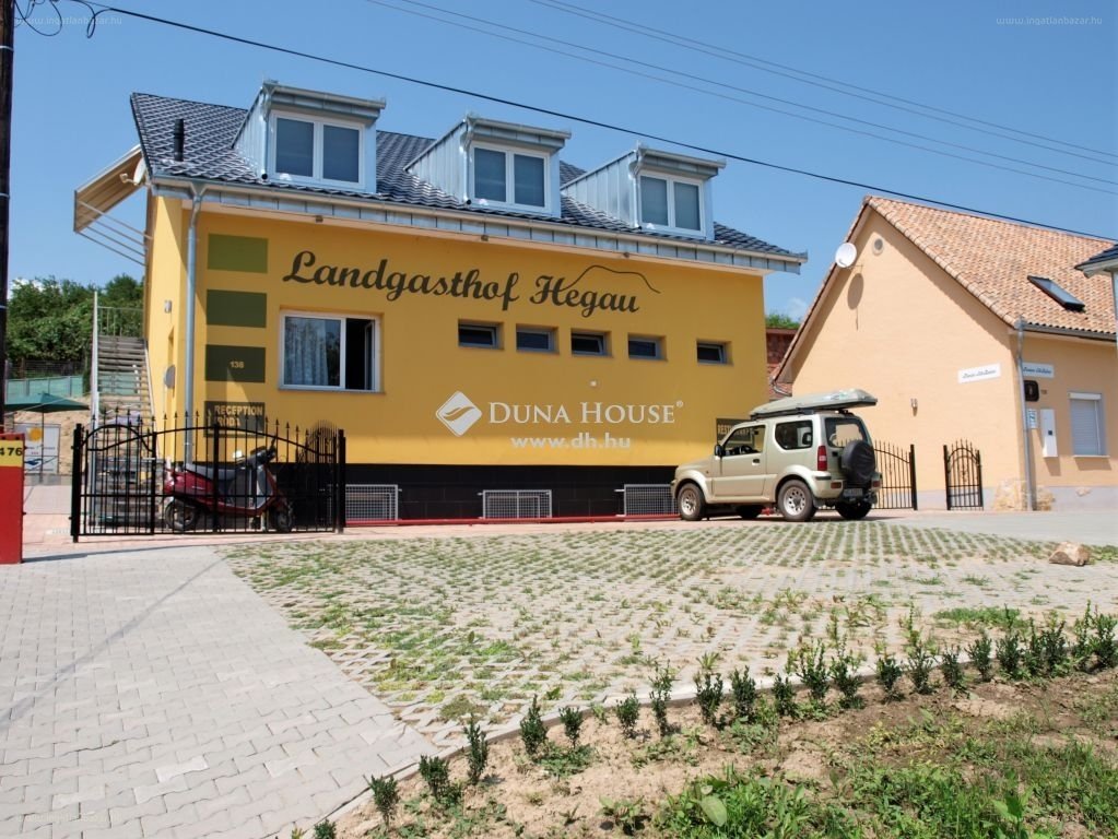3 bed · 265m² · Ház · 62.320.950 ft